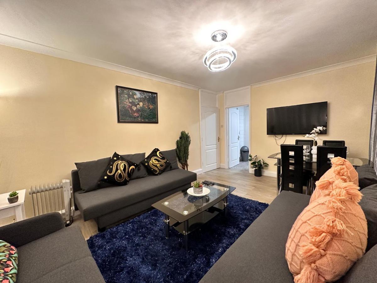 Posh 2-Bedroom, Living Room, Kitchen & 1.5 Bathroom London Exterior foto