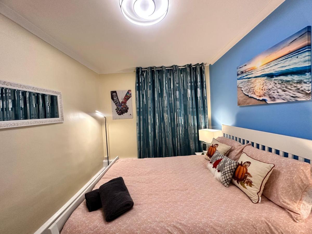 Posh 2-Bedroom, Living Room, Kitchen & 1.5 Bathroom London Exterior foto